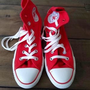 Converse product red, red sneakers